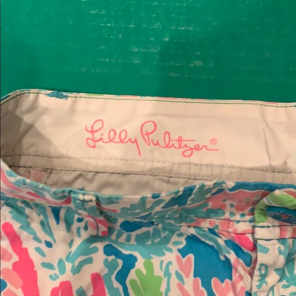 Lilly Pulitzer Coral Reef Shorts Size 0⛵️ - Picture 3 of 4